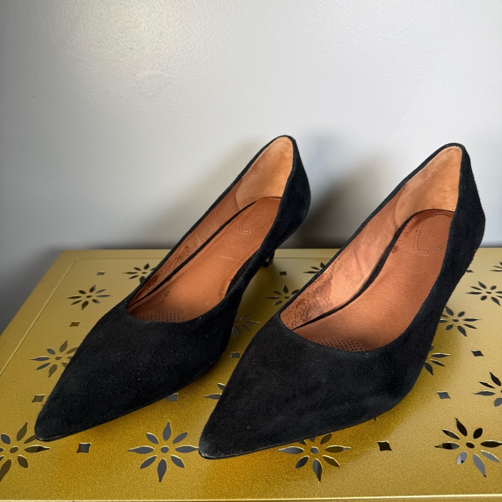 Corso Como Black Suede Pointed-Toe Pumps – Size 11M